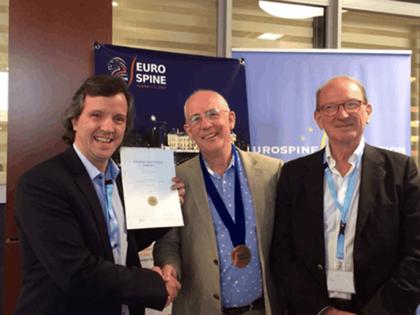 Entrega do European Spine Course Diploma em 2014.